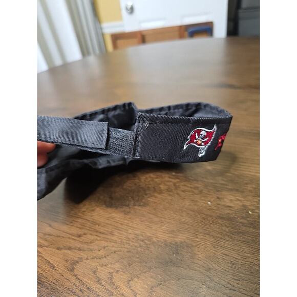 Dunkin Donuts Tampa Bay Buccaneers Black Visor Hat Adjustable - Picture 12 of 16